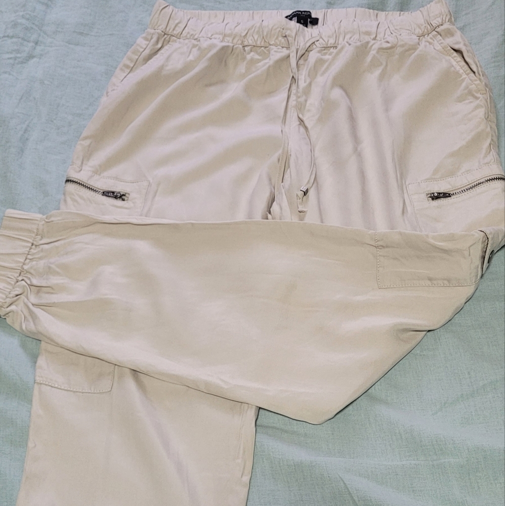 Banana Republic cargo joggers pants